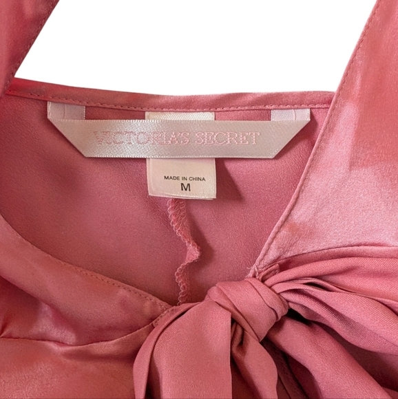 😃Victoria's Secret pink camisole with front bow sz M - Picture 5 of 6